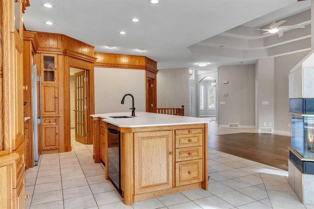 52 Sandstone Ridge Crescent, Okotoks, AB - Indoor