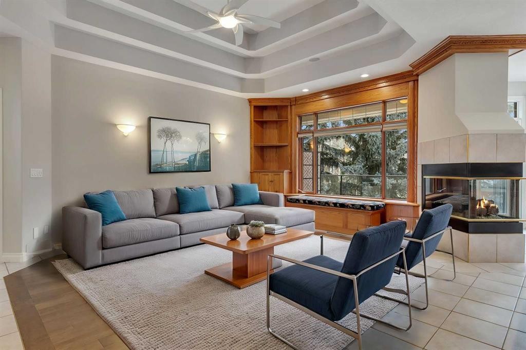 52 Sandstone Ridge Crescent, Okotoks, AB - Indoor Photo Showing Living Room