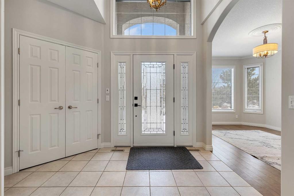 52 Sandstone Ridge Crescent, Okotoks, AB - Indoor Photo Showing Other Room
