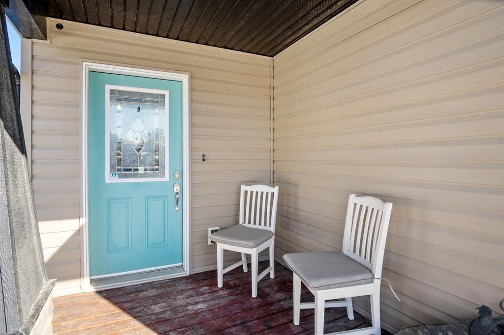 2314 19 Avenue, Bowden, AB - Outdoor With Exterior