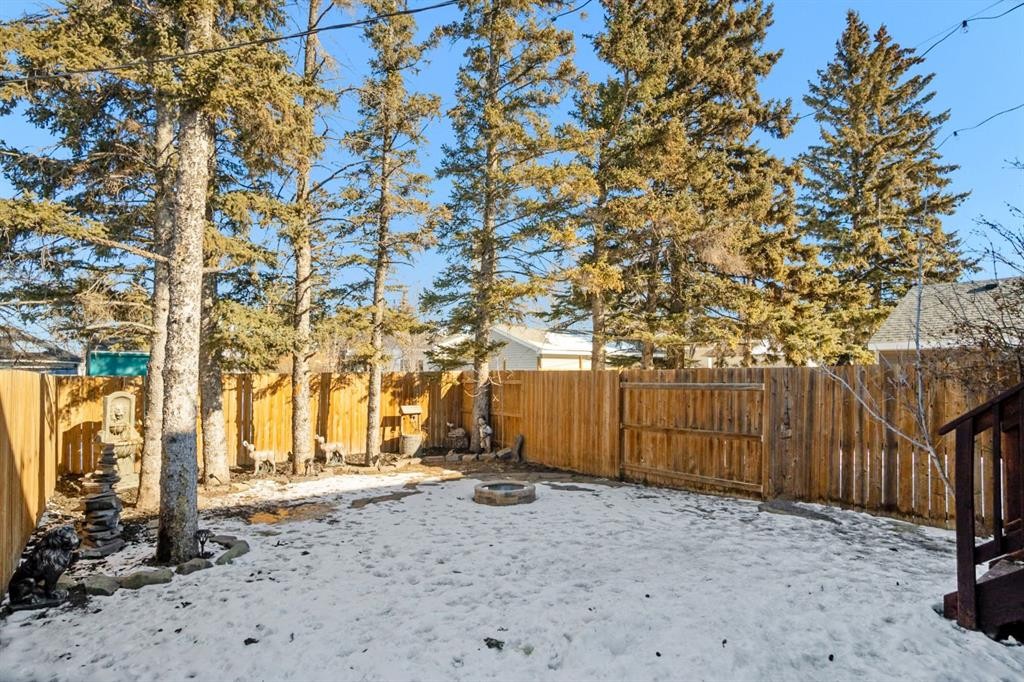 2314 19 Avenue, Bowden, AB - Outdoor