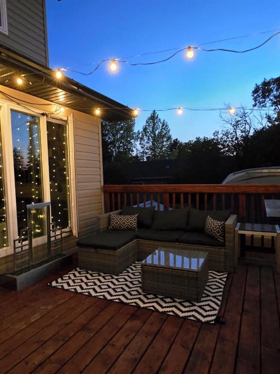 2314 19 Avenue, Bowden, AB - Outdoor With Deck Patio Veranda