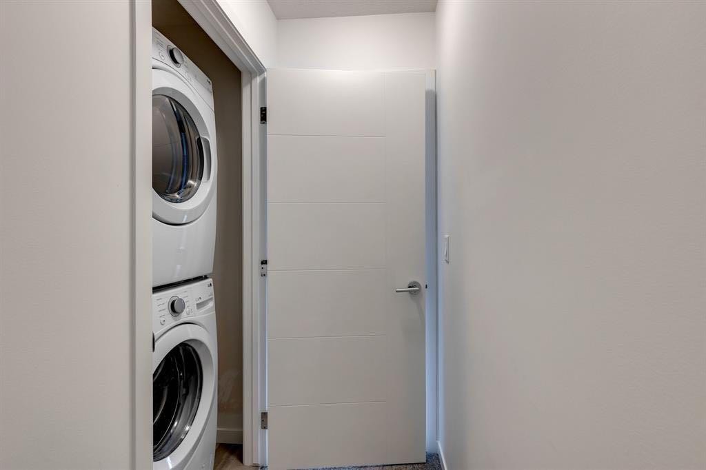 505 Copperstone Manor Se, Calgary, AB - Indoor Photo Showing Laundry Room