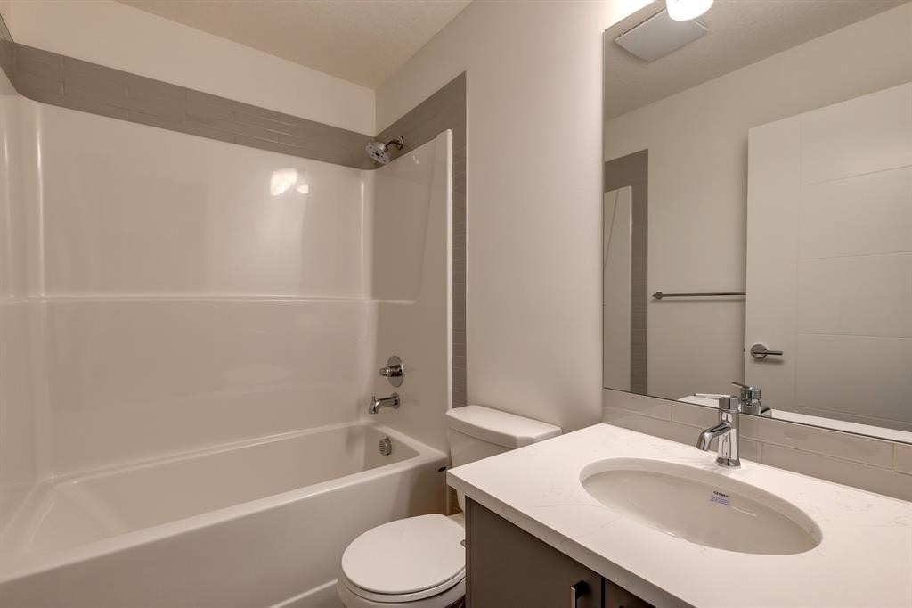 505 Copperstone Manor Se, Calgary, AB - Indoor Photo Showing Bathroom