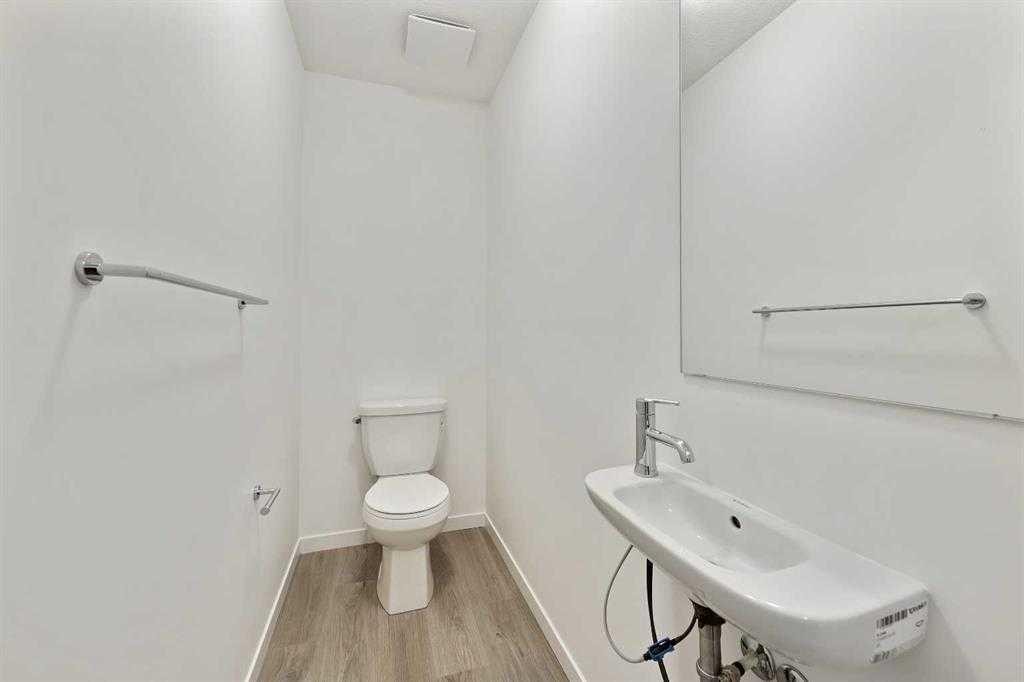 505 Copperstone Manor Se, Calgary, AB - Indoor Photo Showing Bathroom