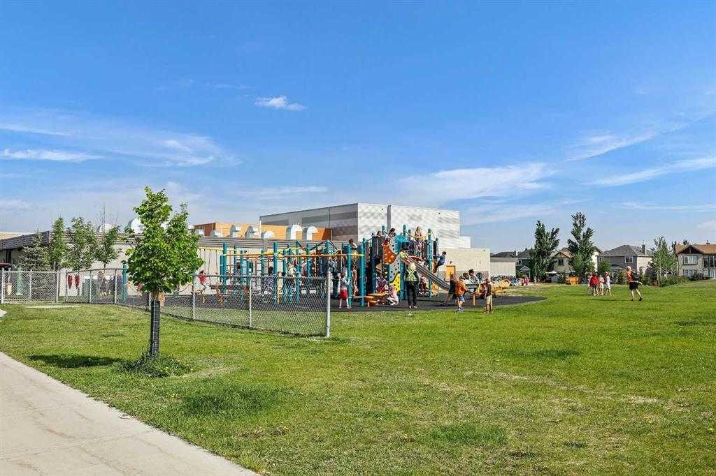 505 Copperstone Manor Se, Calgary, AB - Outdoor