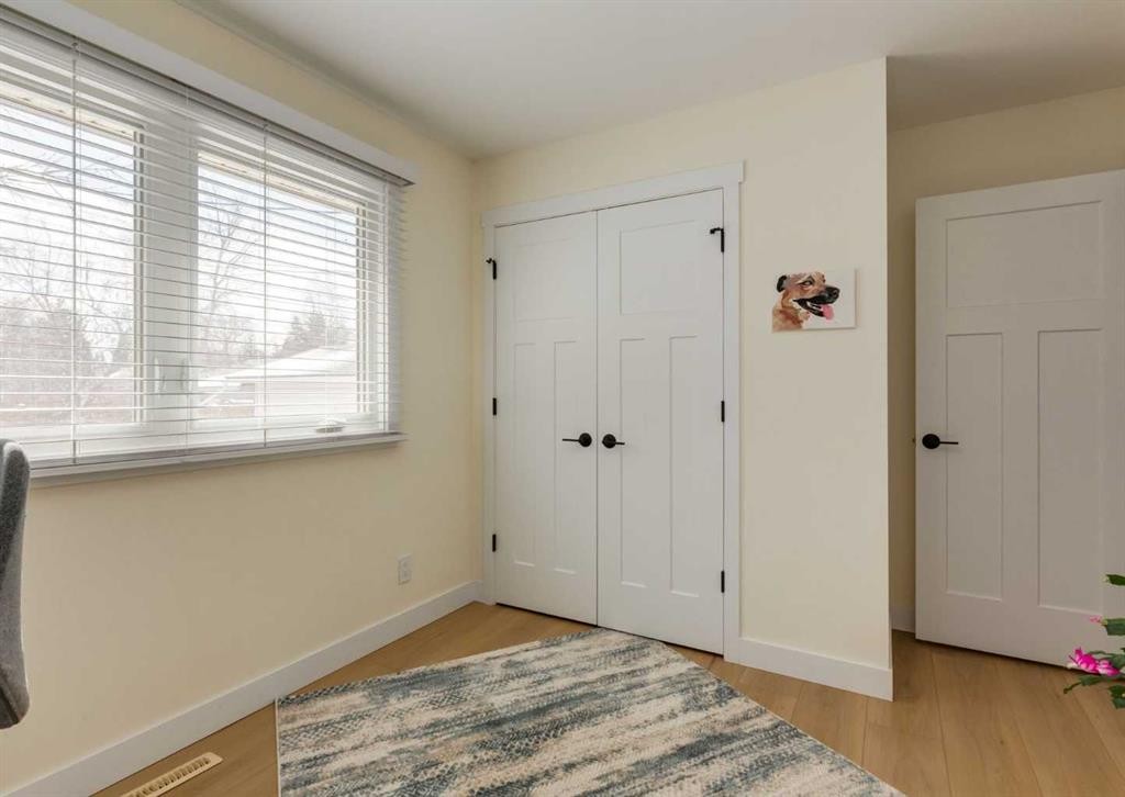 5219 Valiant Drive Nw, Calgary, AB - Indoor Photo Showing Other Room