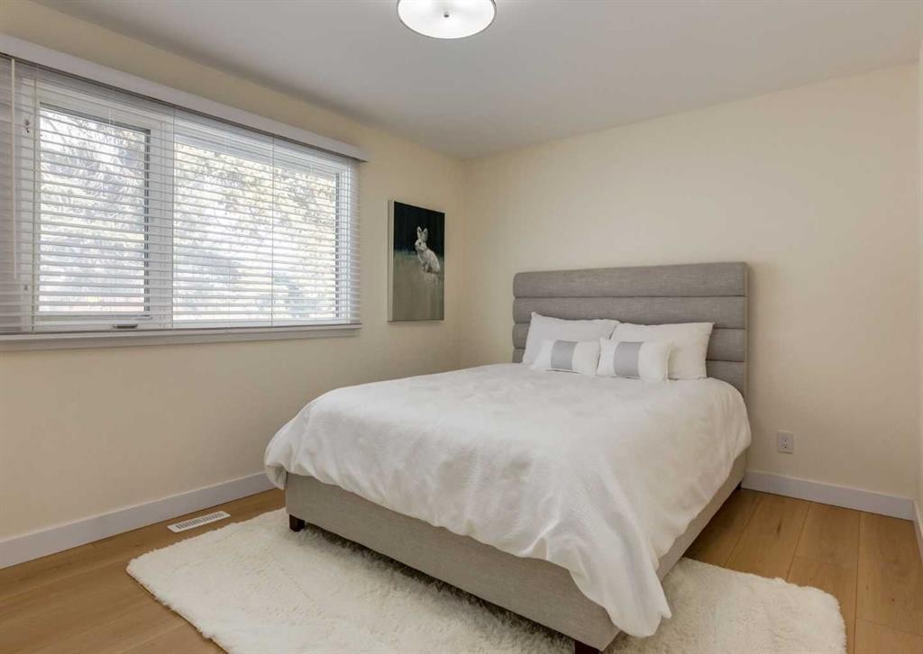 5219 Valiant Drive Nw, Calgary, AB - Indoor Photo Showing Bedroom