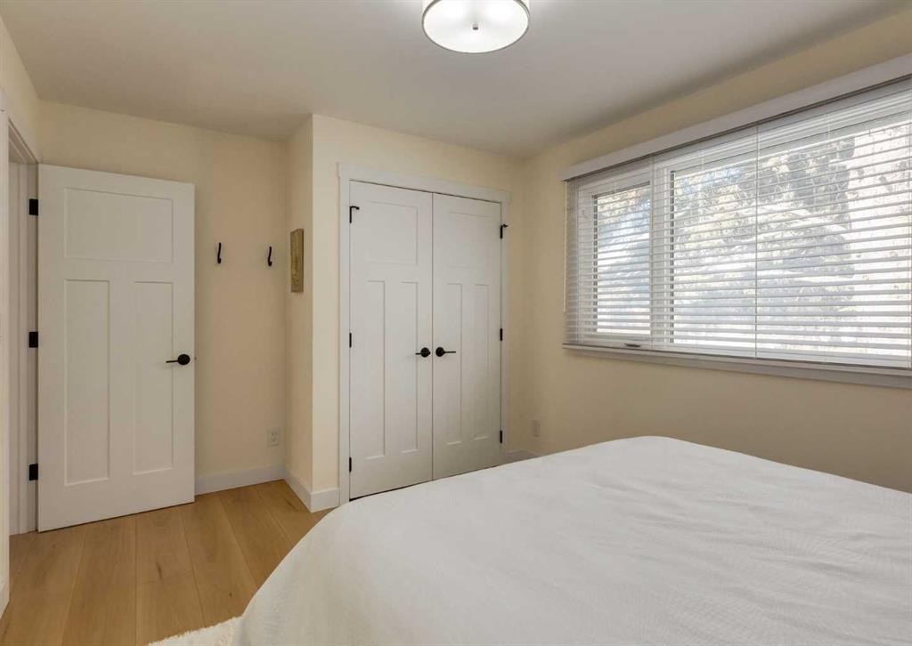 5219 Valiant Drive Nw, Calgary, AB - Indoor Photo Showing Bedroom