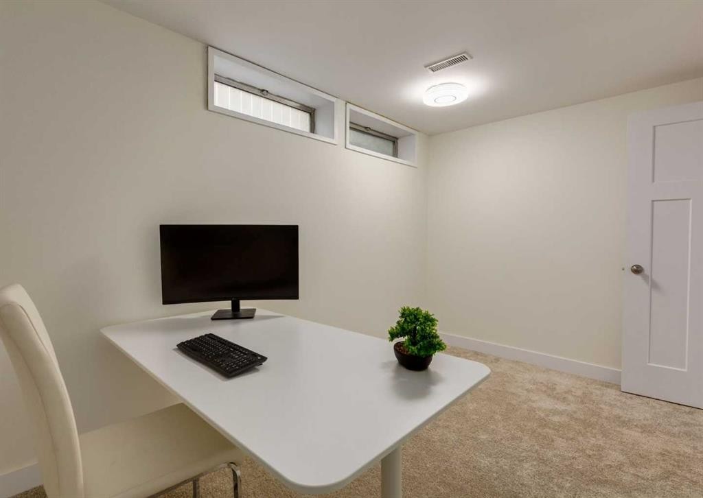 5219 Valiant Drive Nw, Calgary, AB - Indoor