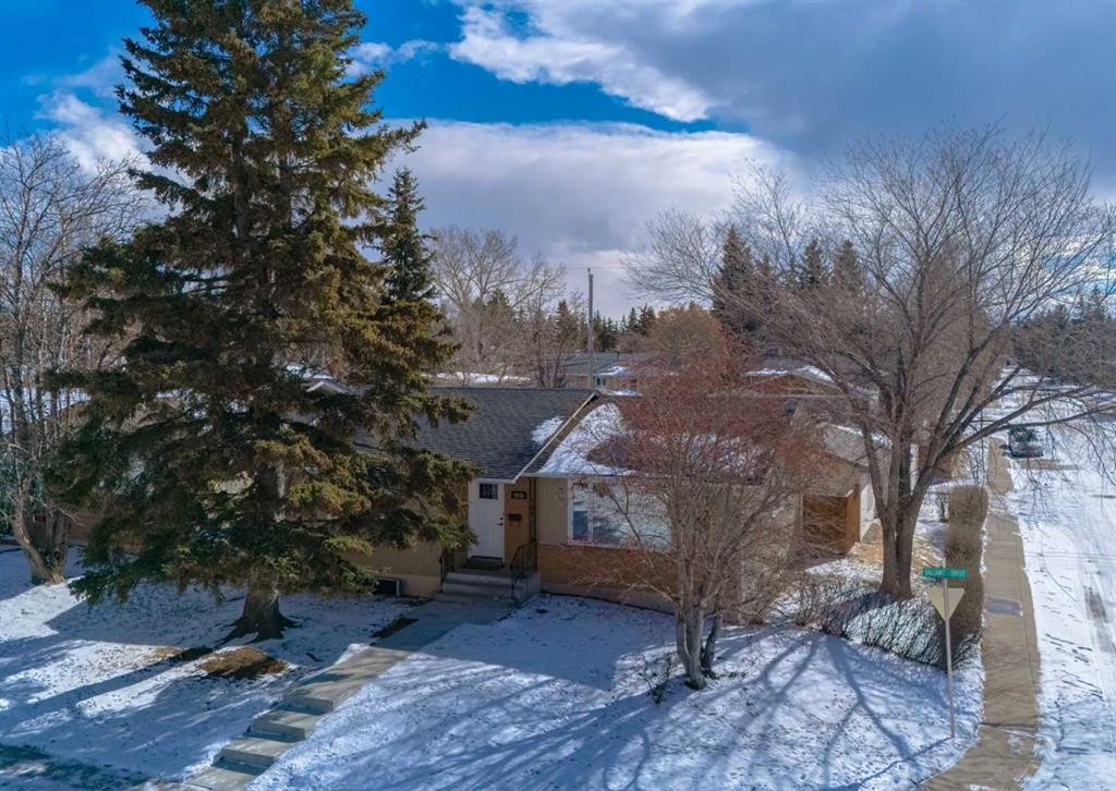 5219 Valiant Drive Nw, Calgary, AB - Outdoor