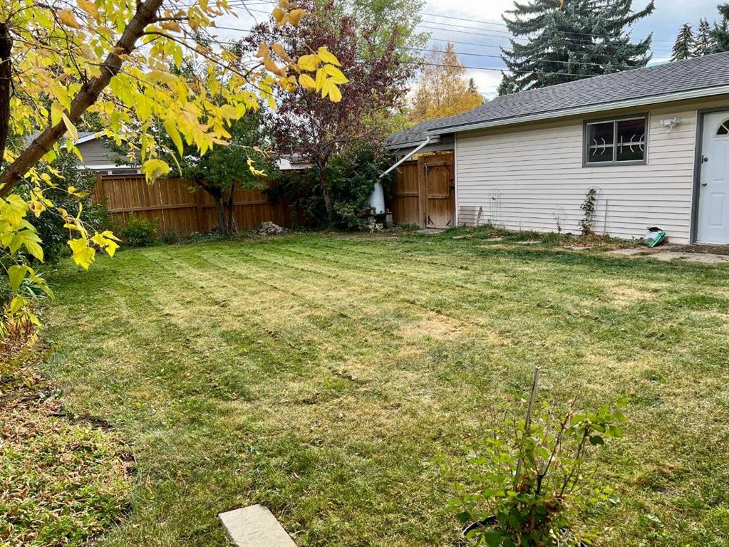 5219 Valiant Drive Nw, Calgary, AB - Outdoor