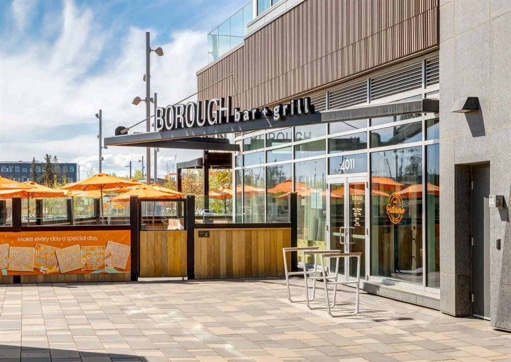 5219 Valiant Drive Nw, Calgary, AB - Outdoor With Deck Patio Veranda