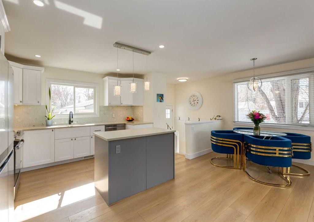 5219 Valiant Drive Nw, Calgary, AB - Indoor Photo Showing Kitchen