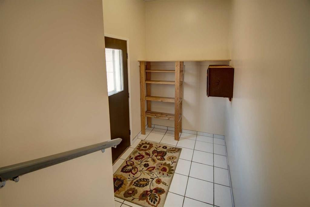 6307 Thornaby Way Nw, Calgary, AB - Indoor Photo Showing Other Room