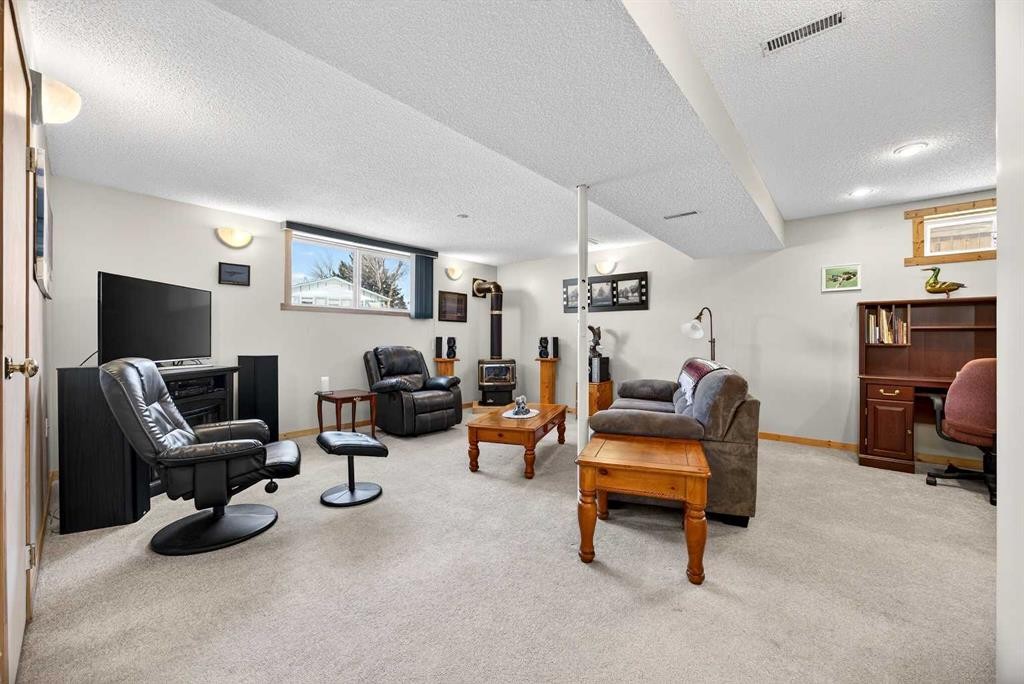 152 Maddock Way Ne, Calgary, AB - Indoor