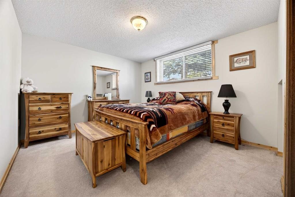 152 Maddock Way Ne, Calgary, AB - Indoor Photo Showing Bedroom
