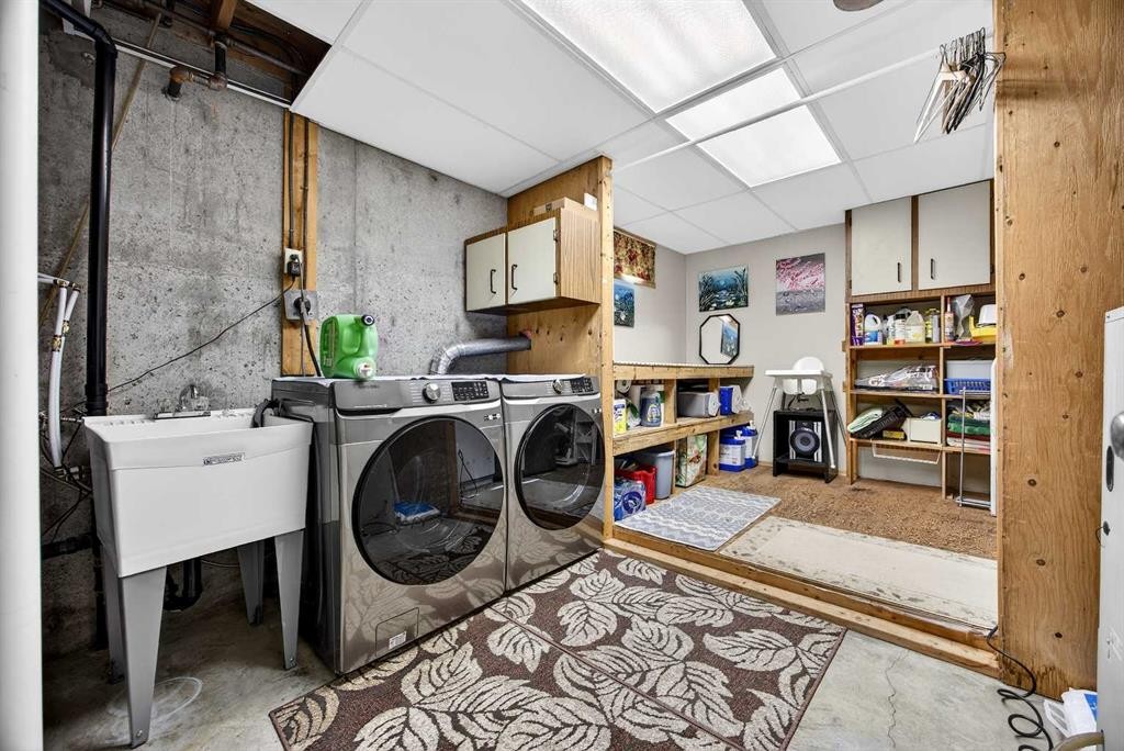 152 Maddock Way Ne, Calgary, AB - Indoor Photo Showing Laundry Room