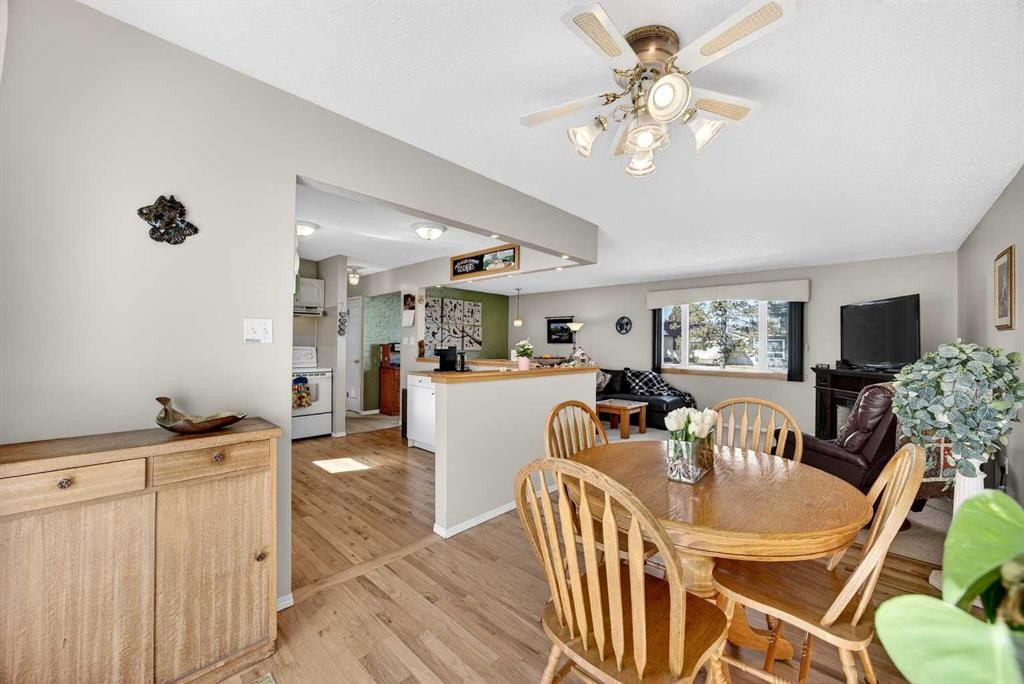152 Maddock Way Ne, Calgary, AB - Indoor Photo Showing Dining Room