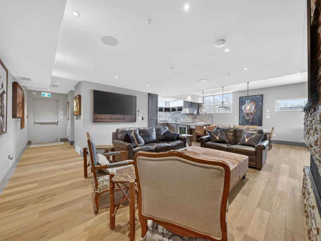 1015 11 Street Se, Calgary, AB - Indoor