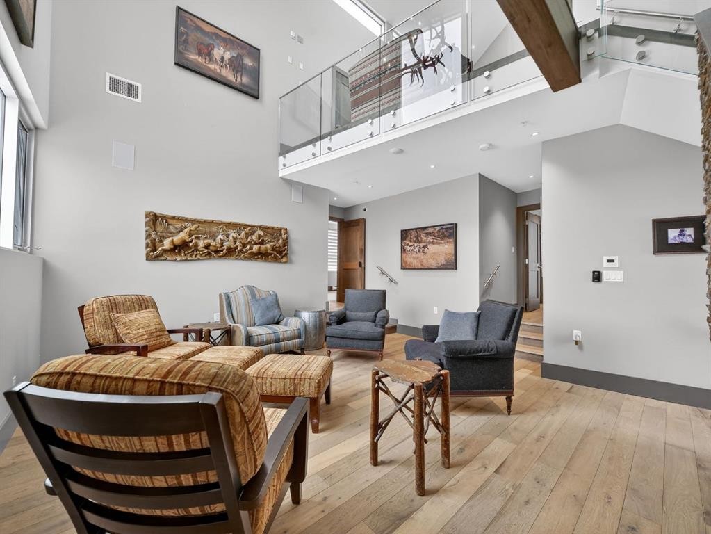 1015 11 Street Se, Calgary, AB - Indoor