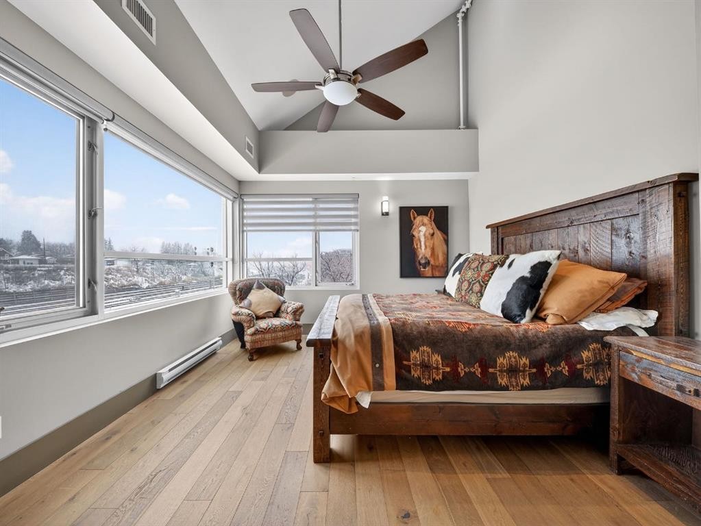 1015 11 Street Se, Calgary, AB - Indoor Photo Showing Bedroom