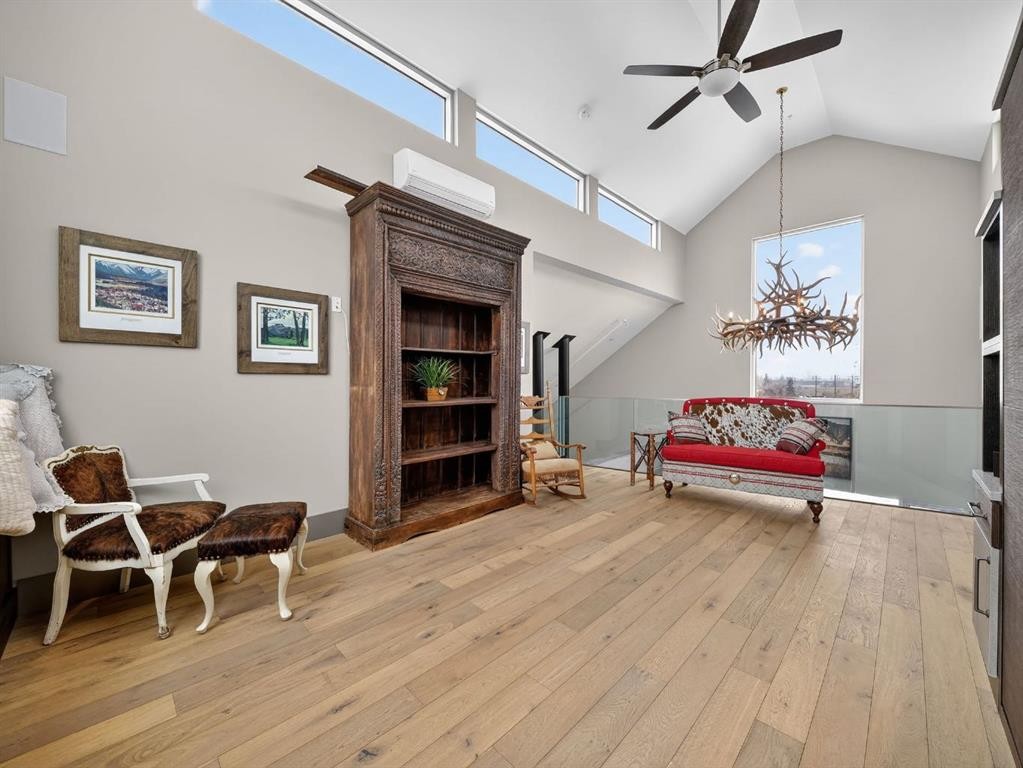 1015 11 Street Se, Calgary, AB - Indoor