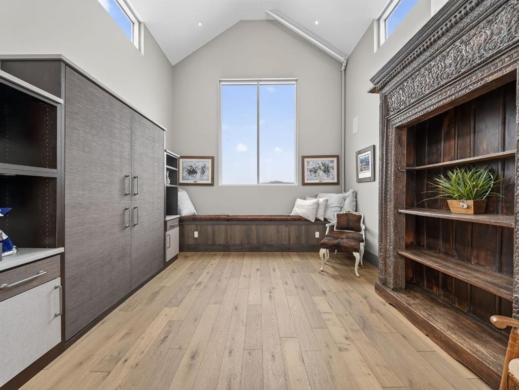 1015 11 Street Se, Calgary, AB - Indoor Photo Showing Other Room