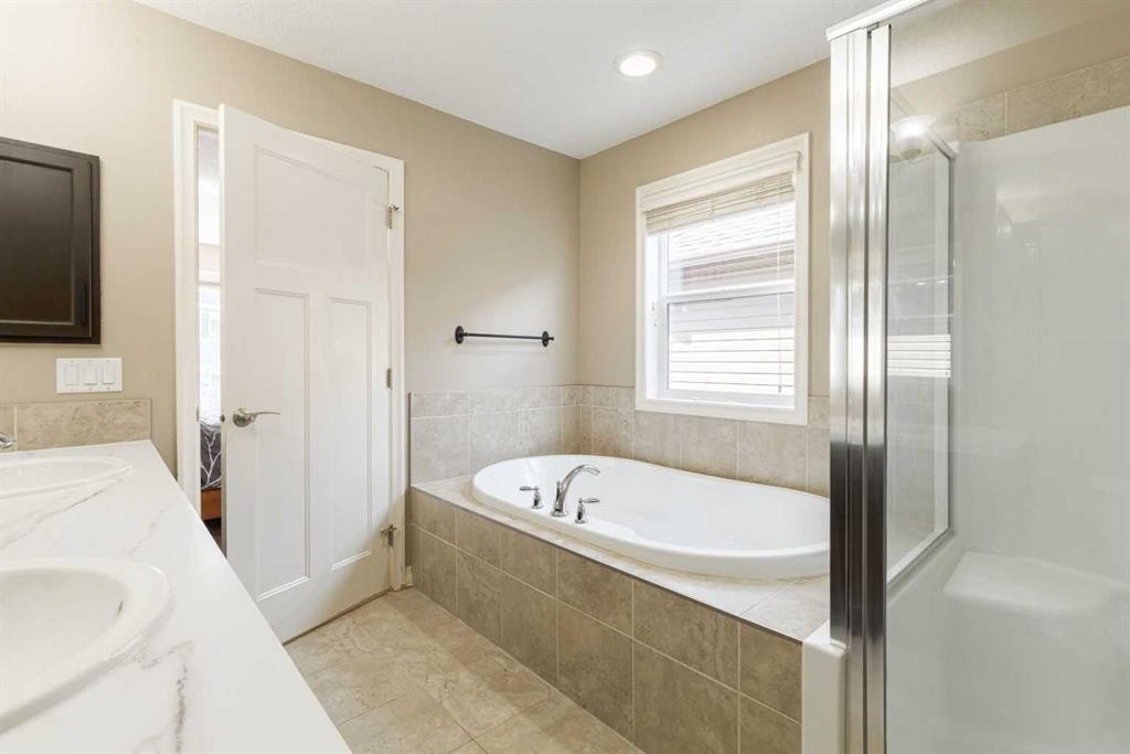 115 Auburn Glen Way Se, Calgary, AB - Indoor Photo Showing Bathroom