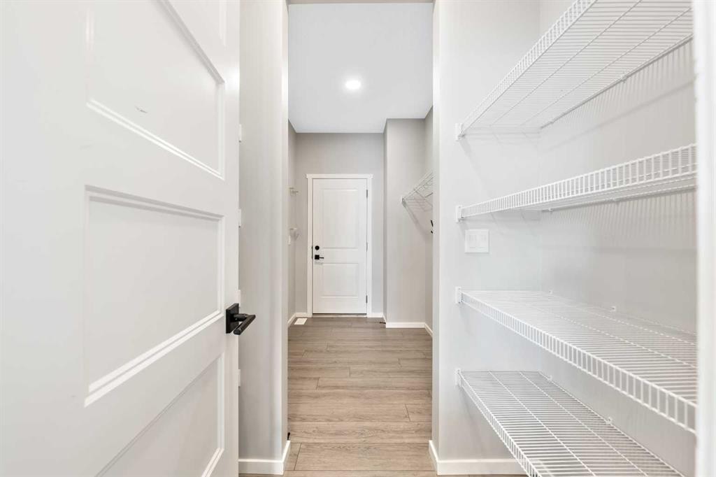 98 Lucas Crescent Nw, Calgary, AB - Indoor