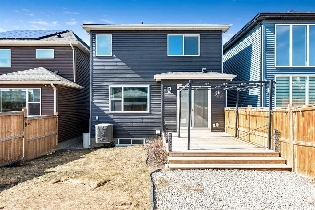 98 Lucas Crescent Nw, Calgary, AB - Outdoor With Exterior