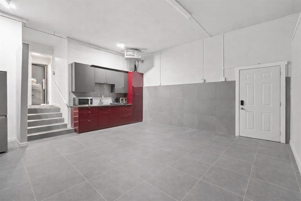40 Wood Crescent Sw, Calgary, AB - Indoor Photo Showing Kitchen