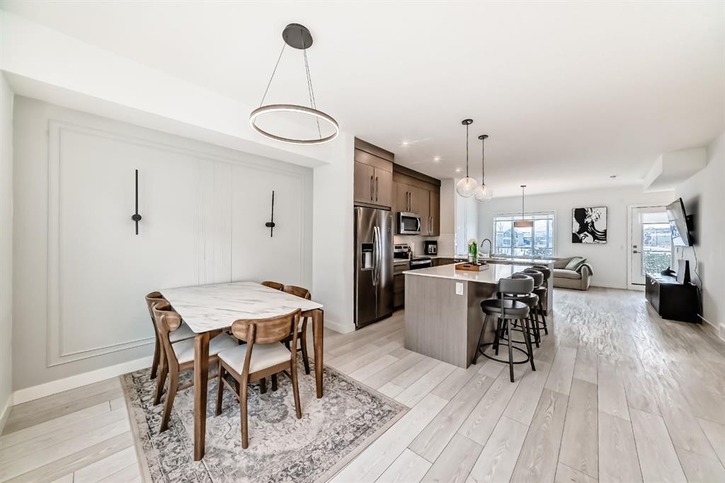 202 Creekstone Drive Sw, Calgary, AB - Indoor
