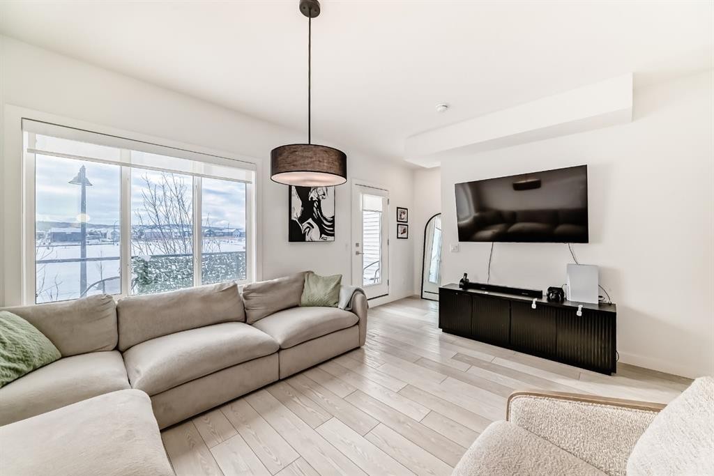 202 Creekstone Drive Sw, Calgary, AB - Indoor Photo Showing Living Room