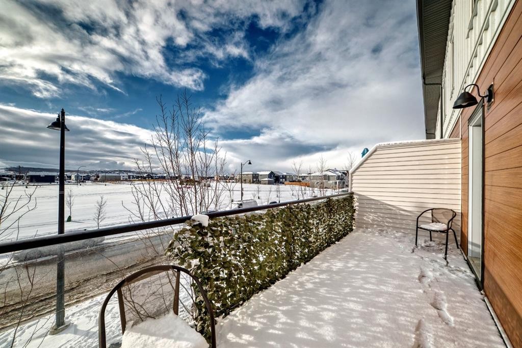 202 Creekstone Drive Sw, Calgary, AB - Outdoor