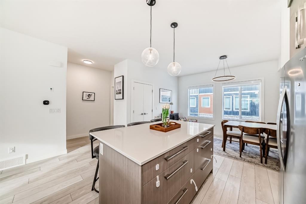202 Creekstone Drive Sw, Calgary, AB - Indoor Photo Showing Kitchen With Upgraded Kitchen