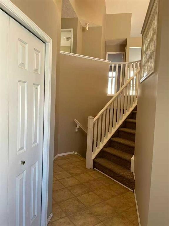 170 Citadel Gardens Nw, Calgary, AB - Indoor Photo Showing Other Room