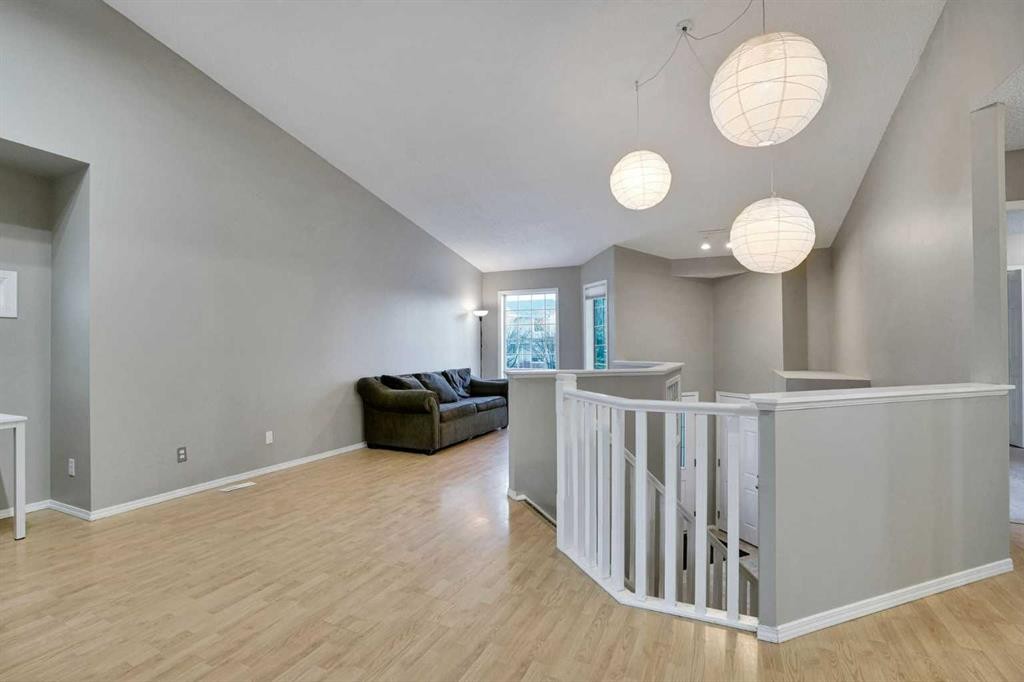 170 Citadel Gardens Nw, Calgary, AB - Indoor Photo Showing Other Room