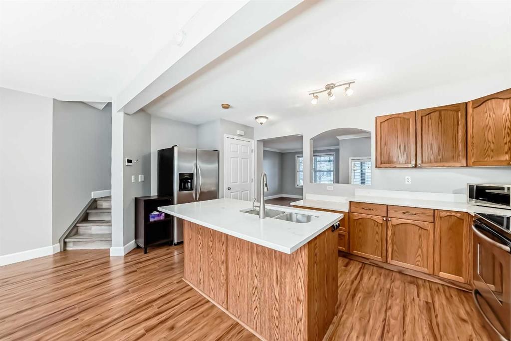 31 Coventry Road Ne, Calgary, AB - Indoor Photo Showing Kitchen