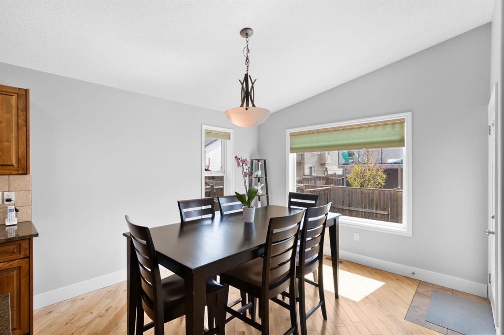 29 Sandpiper Drive, Didsbury, AB - Indoor Photo Showing Dining Room