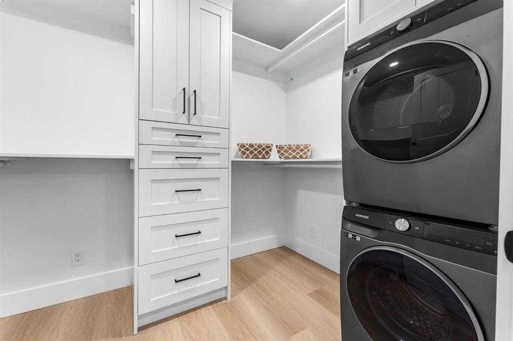 10404 Maplemont Road Se, Calgary, AB - Indoor Photo Showing Laundry Room