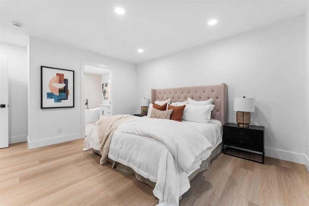 10404 Maplemont Road Se, Calgary, AB - Indoor Photo Showing Bedroom