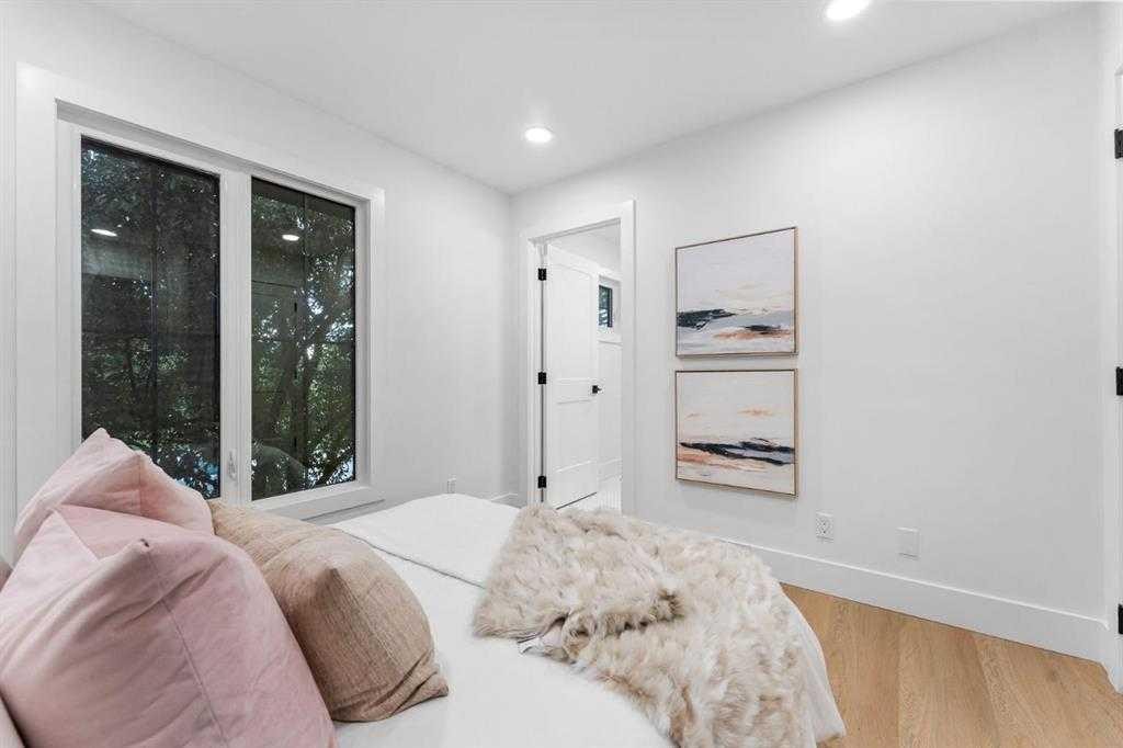 10404 Maplemont Road Se, Calgary, AB - Indoor Photo Showing Bedroom