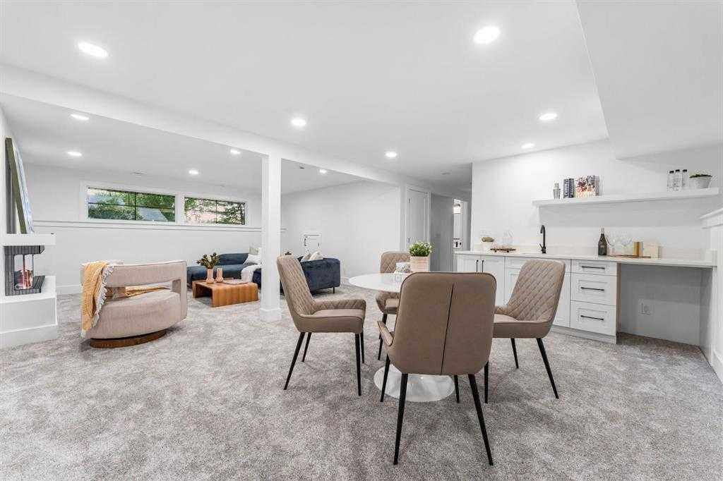 10404 Maplemont Road Se, Calgary, AB - Indoor