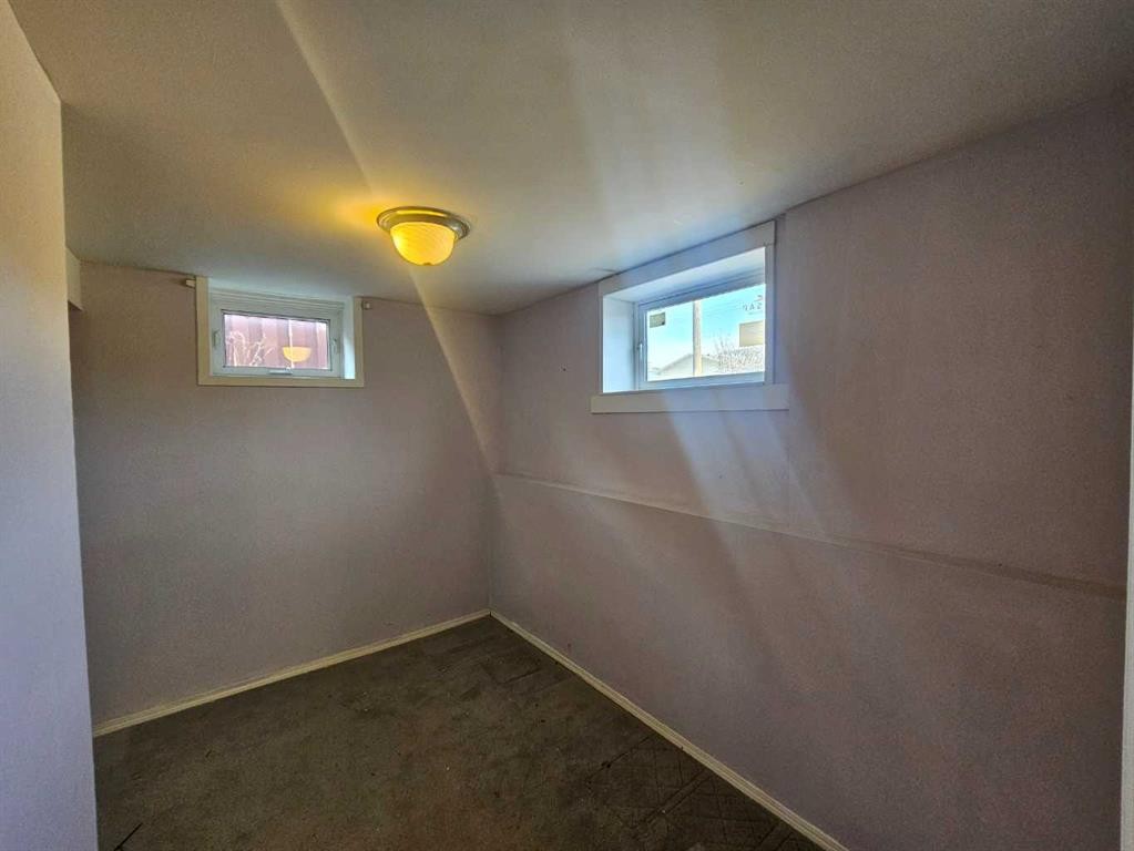 7639 Ogden Road Se, Calgary, AB - Indoor Photo Showing Other Room