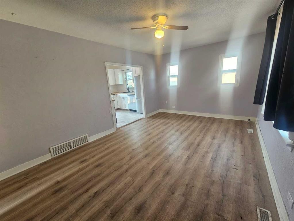 7639 Ogden Road Se, Calgary, AB - Indoor Photo Showing Other Room