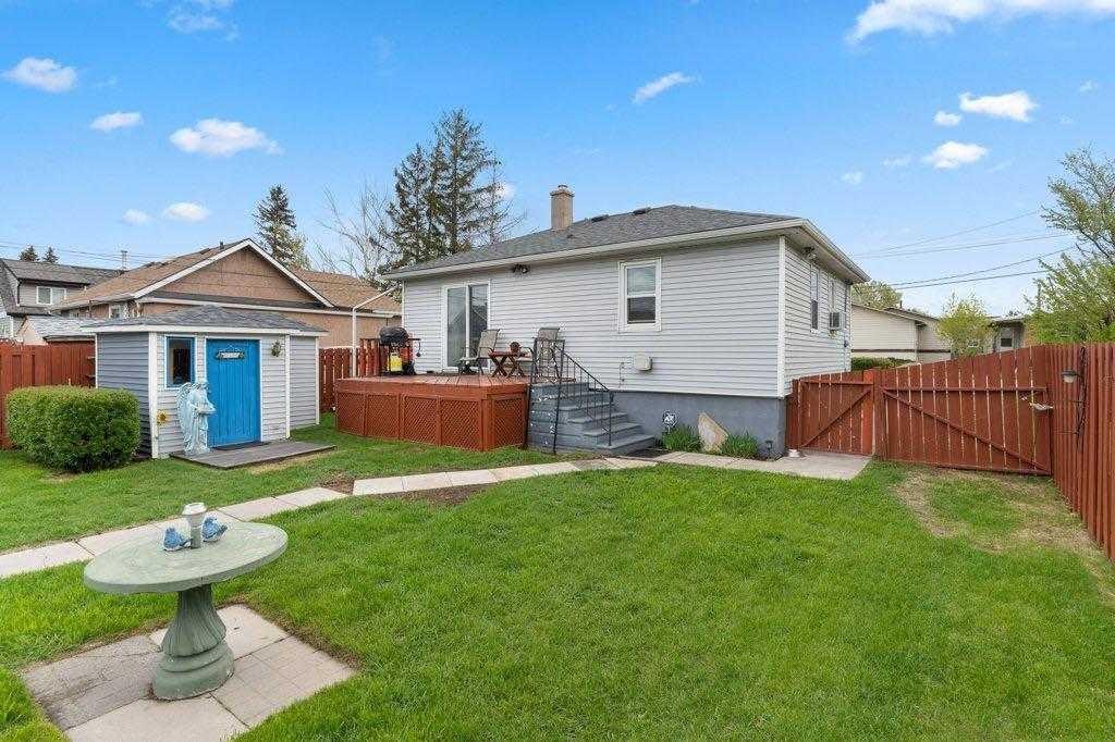 7639 Ogden Road Se, Calgary, AB - Outdoor