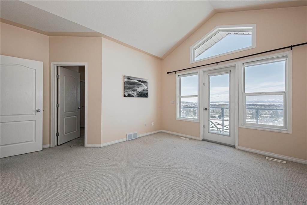 144 Rocky Vista Terrace Nw, Calgary, AB - Indoor Photo Showing Other Room