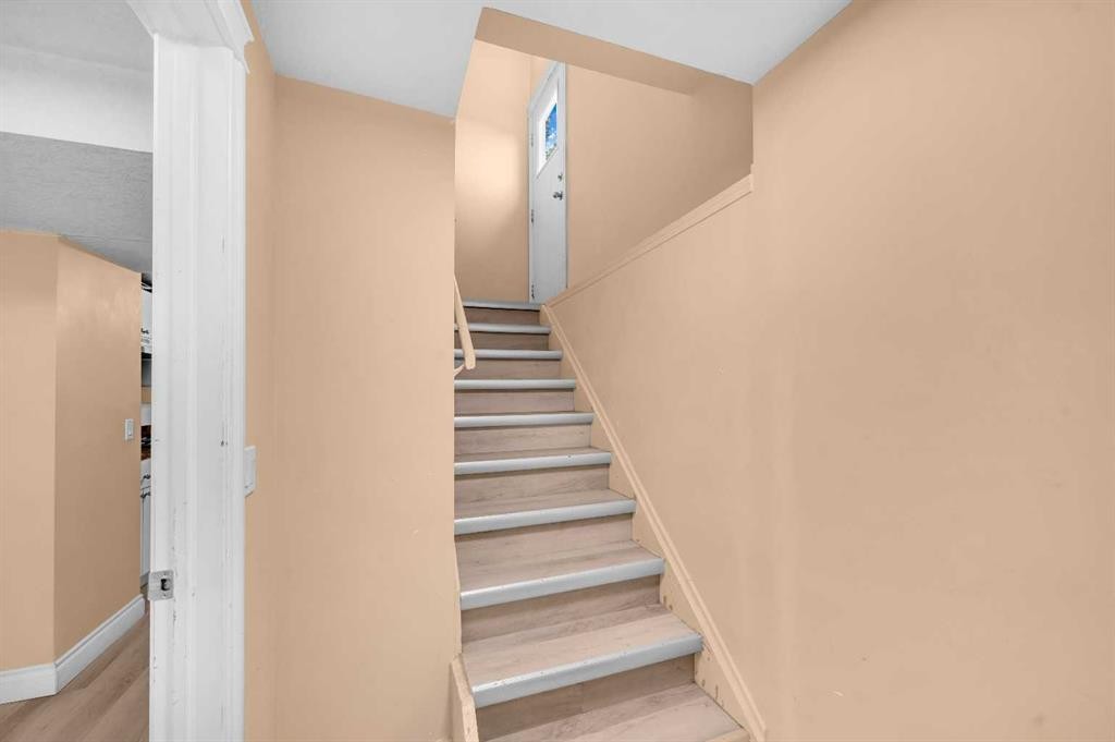 48 Faldale Close Ne, Calgary, AB - Indoor Photo Showing Other Room