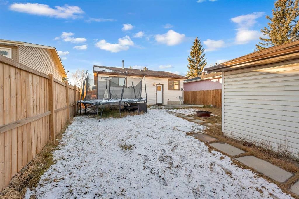 48 Faldale Close Ne, Calgary, AB - Outdoor With Exterior